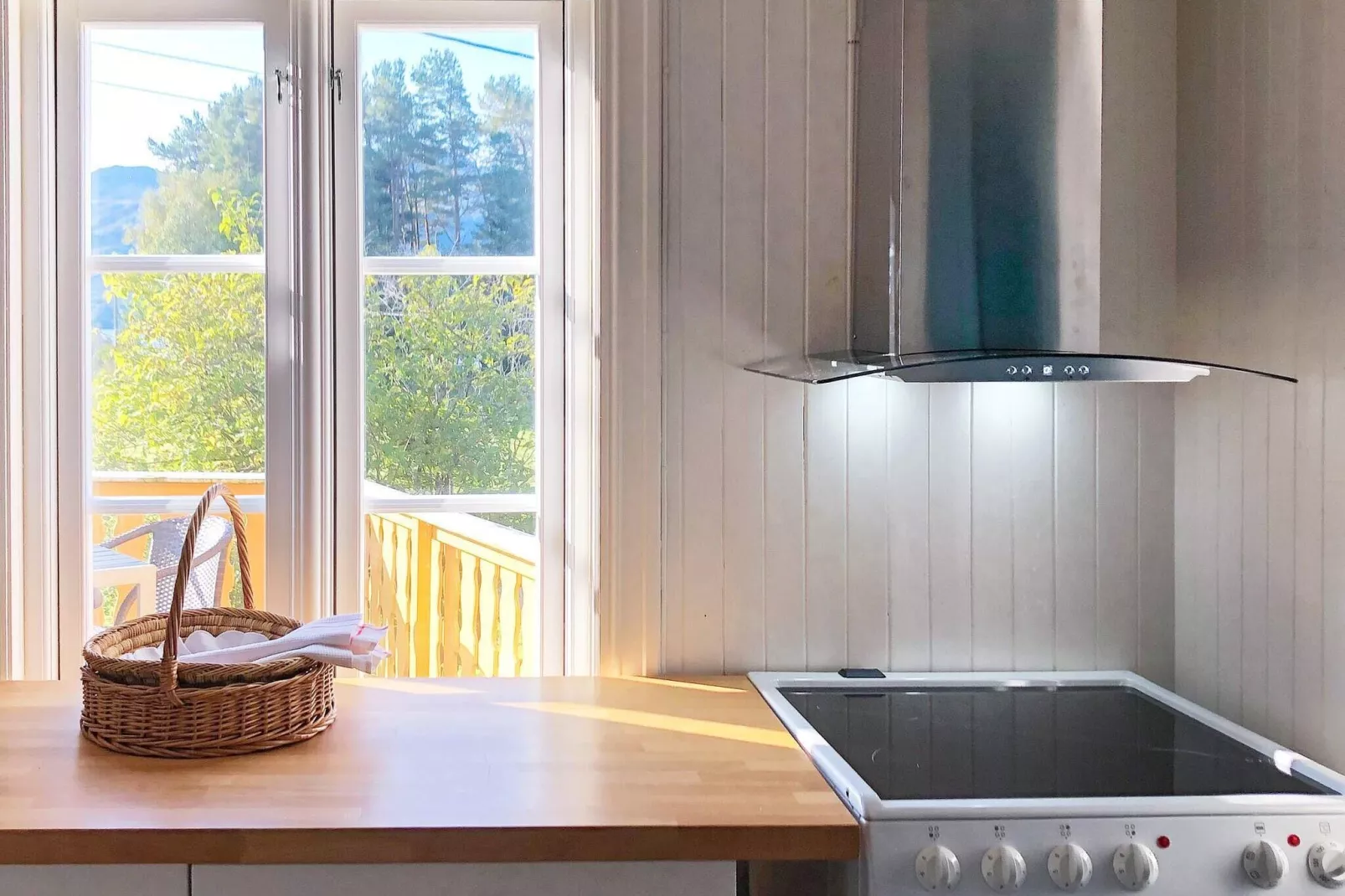 6 person holiday home in AVERØY-By Traum-Indoor