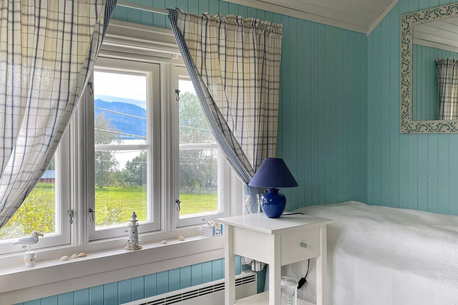 6 person holiday home in AVERØY-By Traum-Indoor