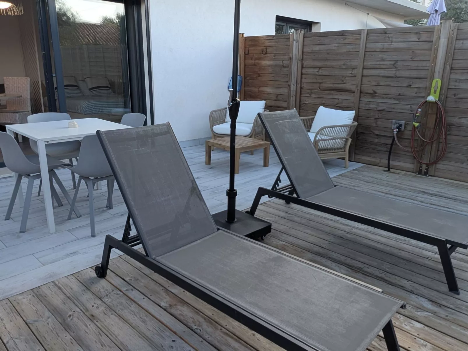 Studiowohnung mit Wallbox-Draußen