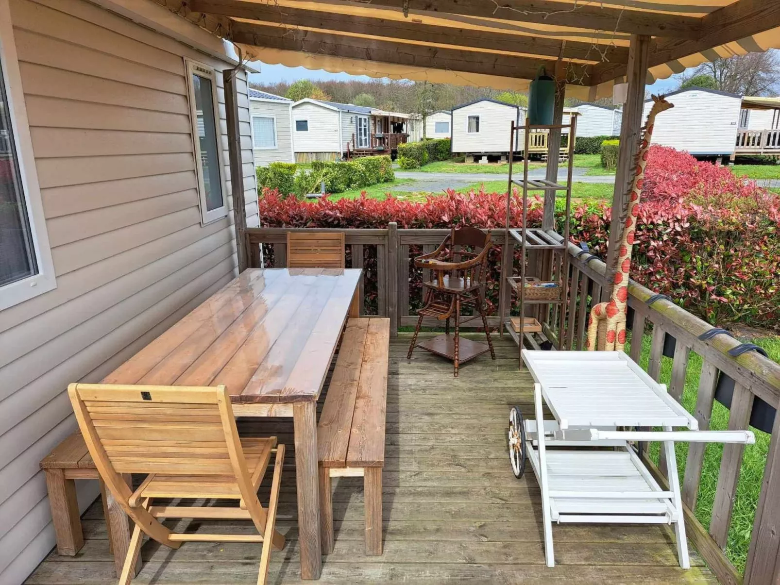 Der Giraffenlogis-Draußen