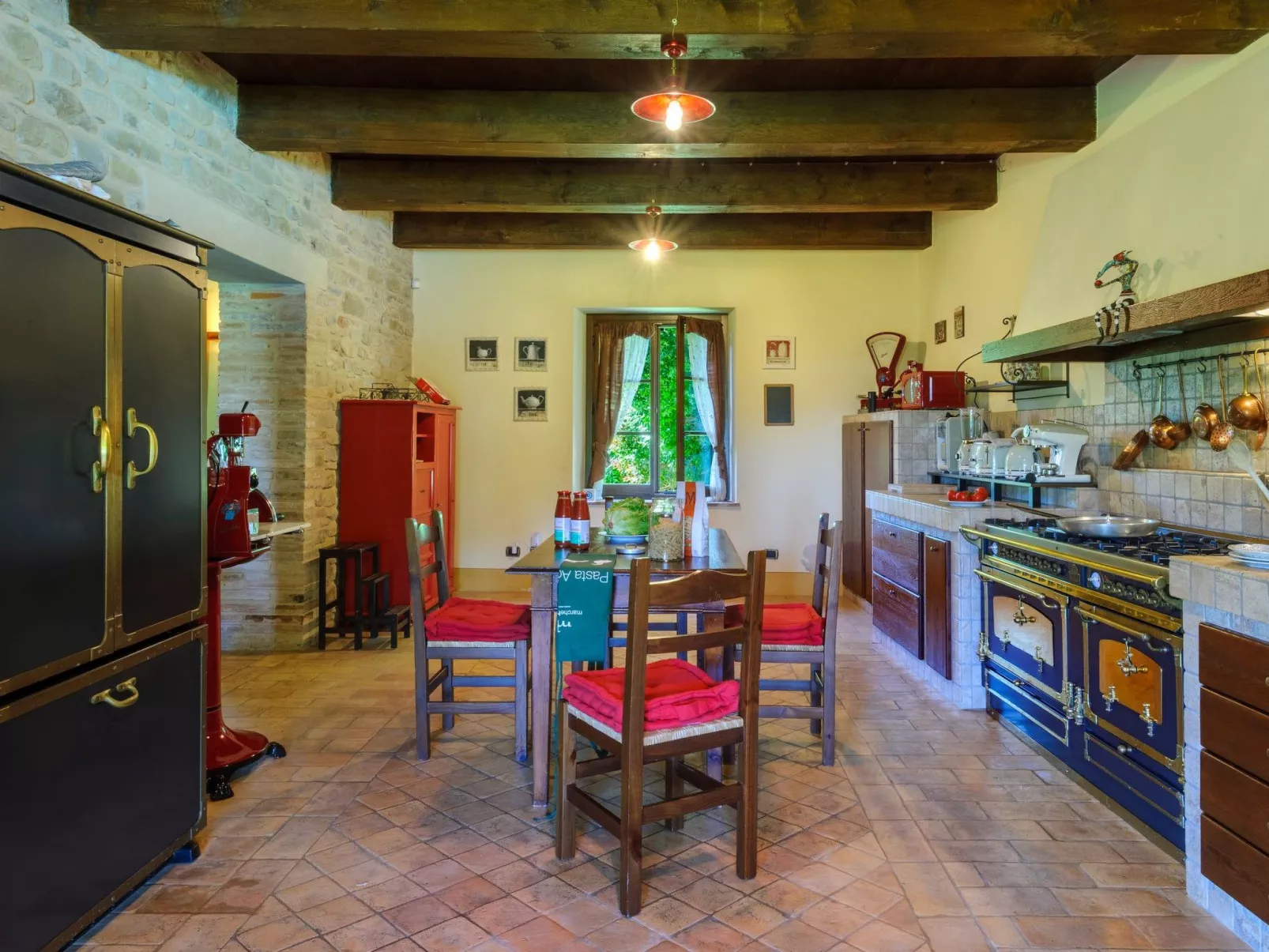 Ca Seppe Marche Ferienvillen, privater Pool-Dedans