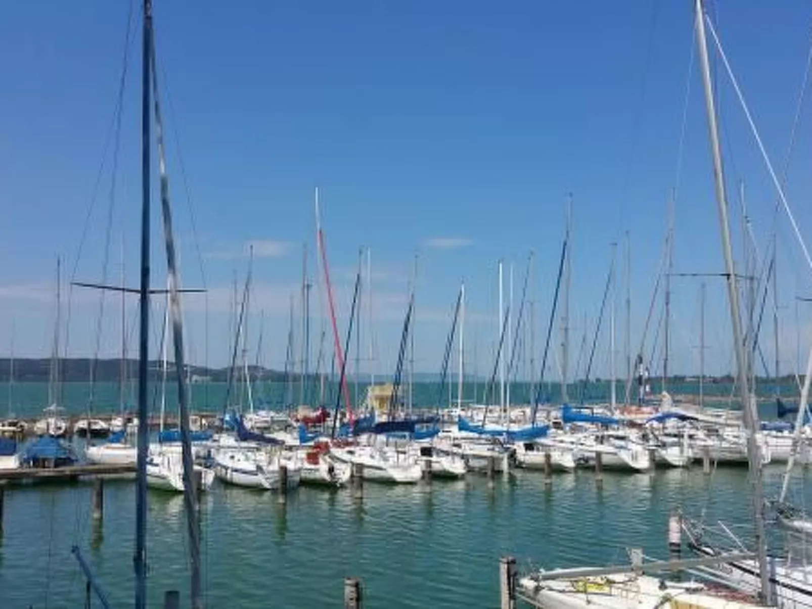 Doppelhaushälfte für sechs Personen mit Terrasse-Dehors