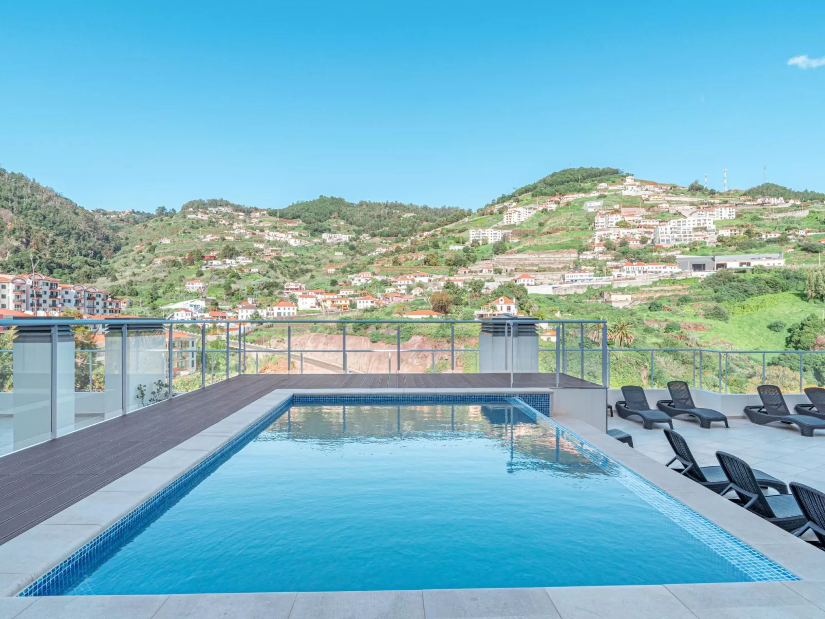 "Sonnenblume" mit Gemeinschaftspool-Dehors