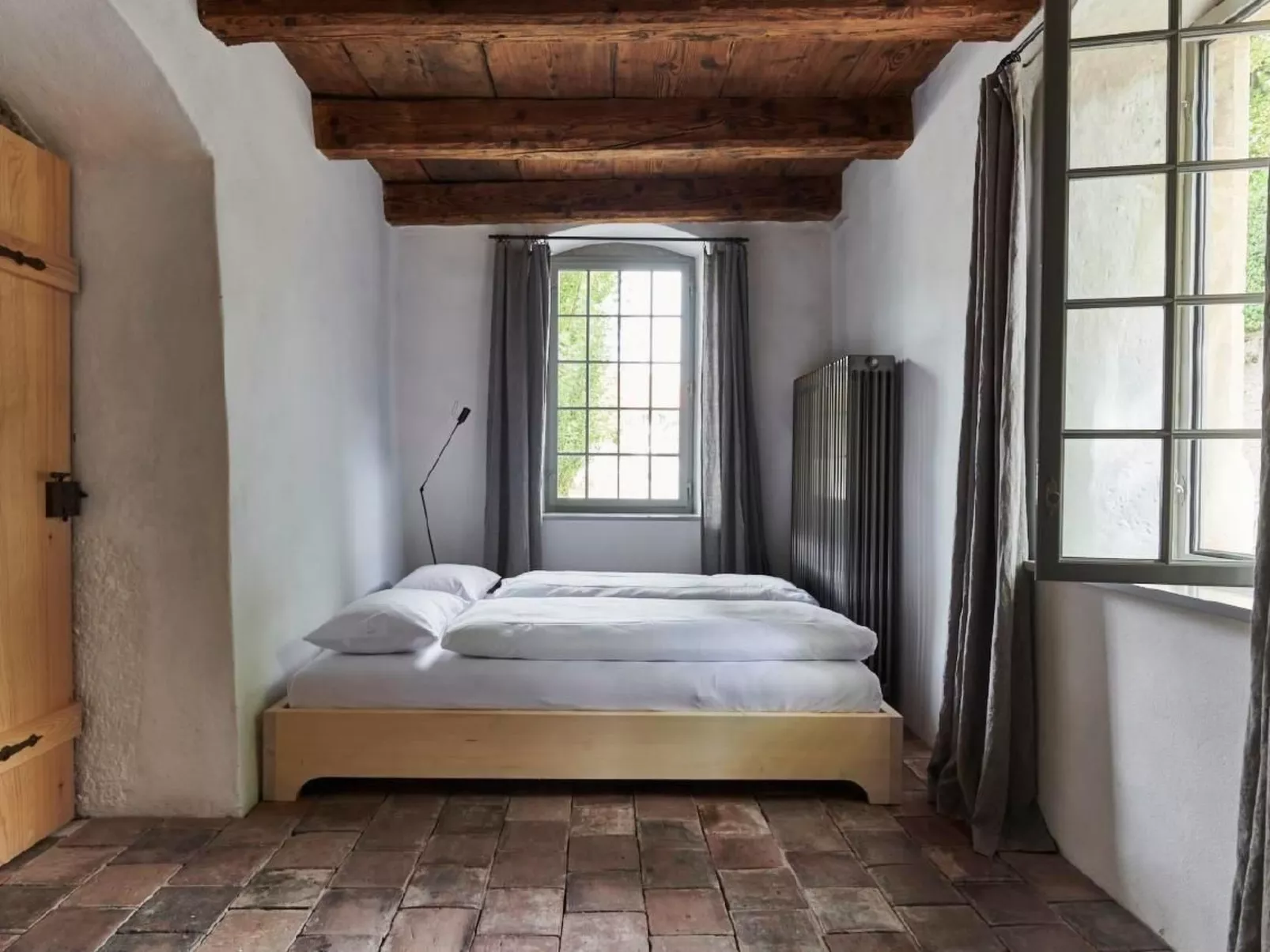 Schlossgut Münchenwiler - Wohnung unten-Drinnen