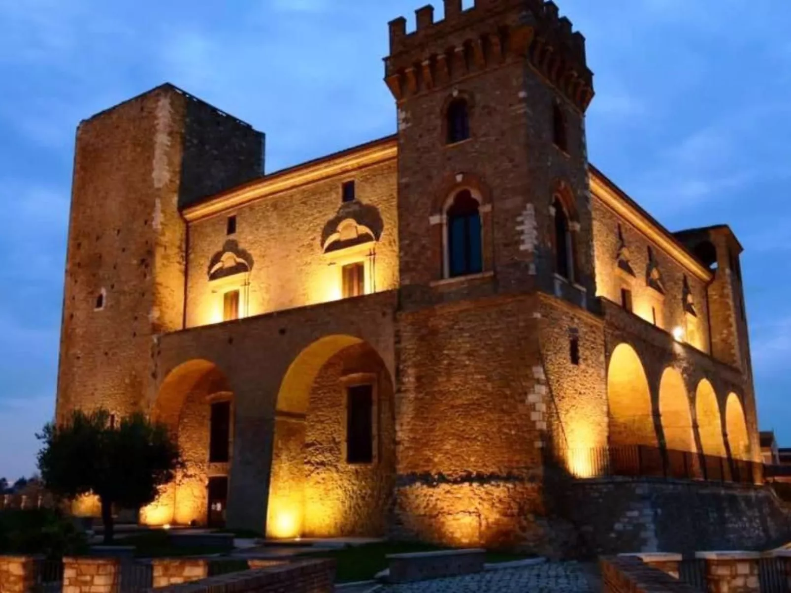 Wohnung mit Privatparkplatz und Panoramablick-Image-tags.info