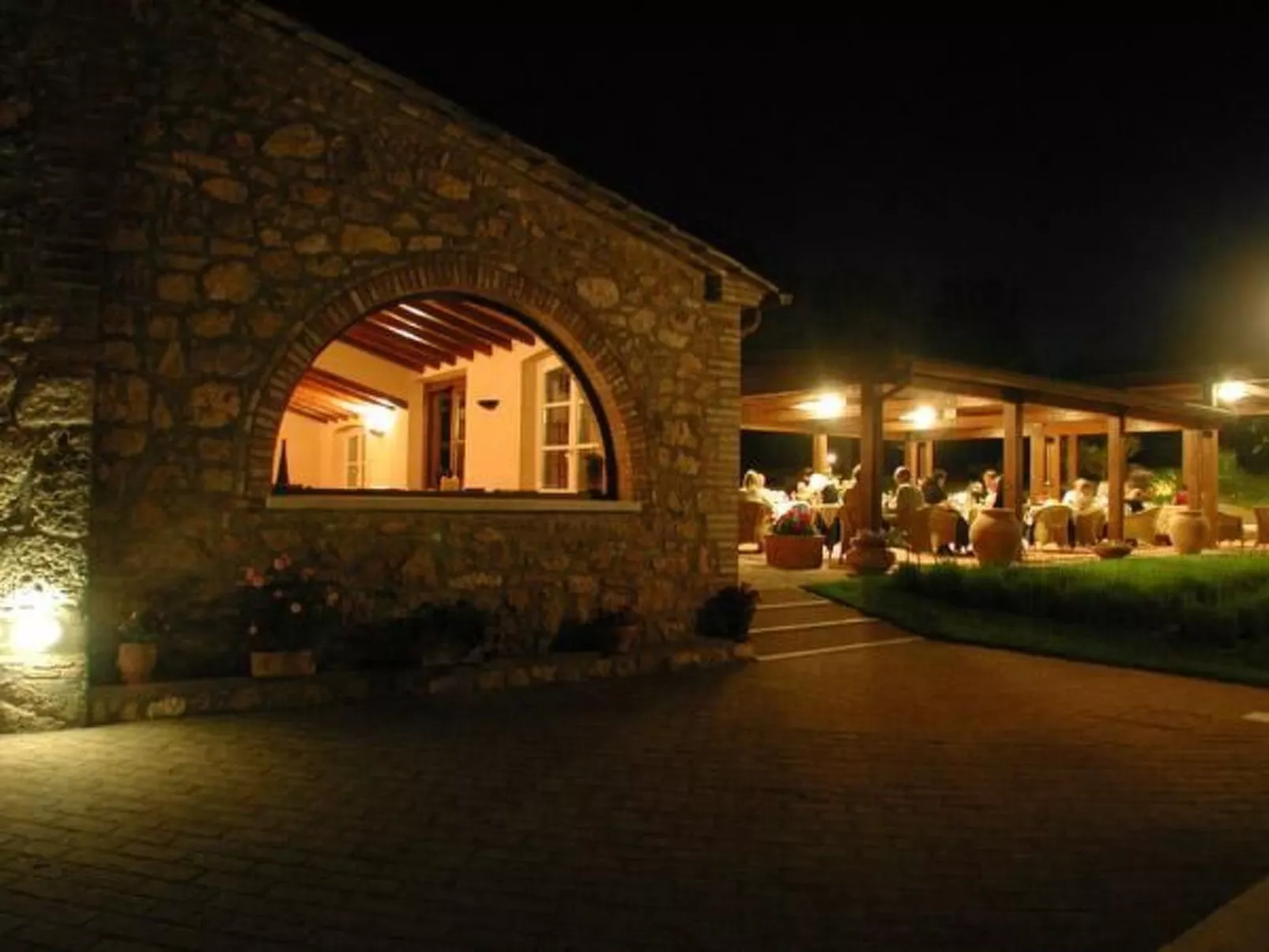 Wohnung in Sarteano mit Privatparkplatz-Draußen