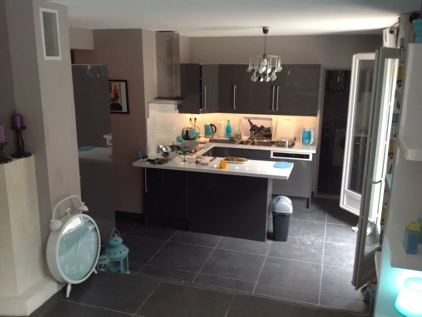 Mit Pool Infinity-Drinnen