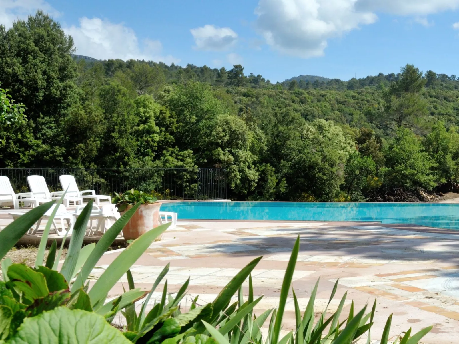 Wohnung in charmantem Haus auf Domäne-Draußen