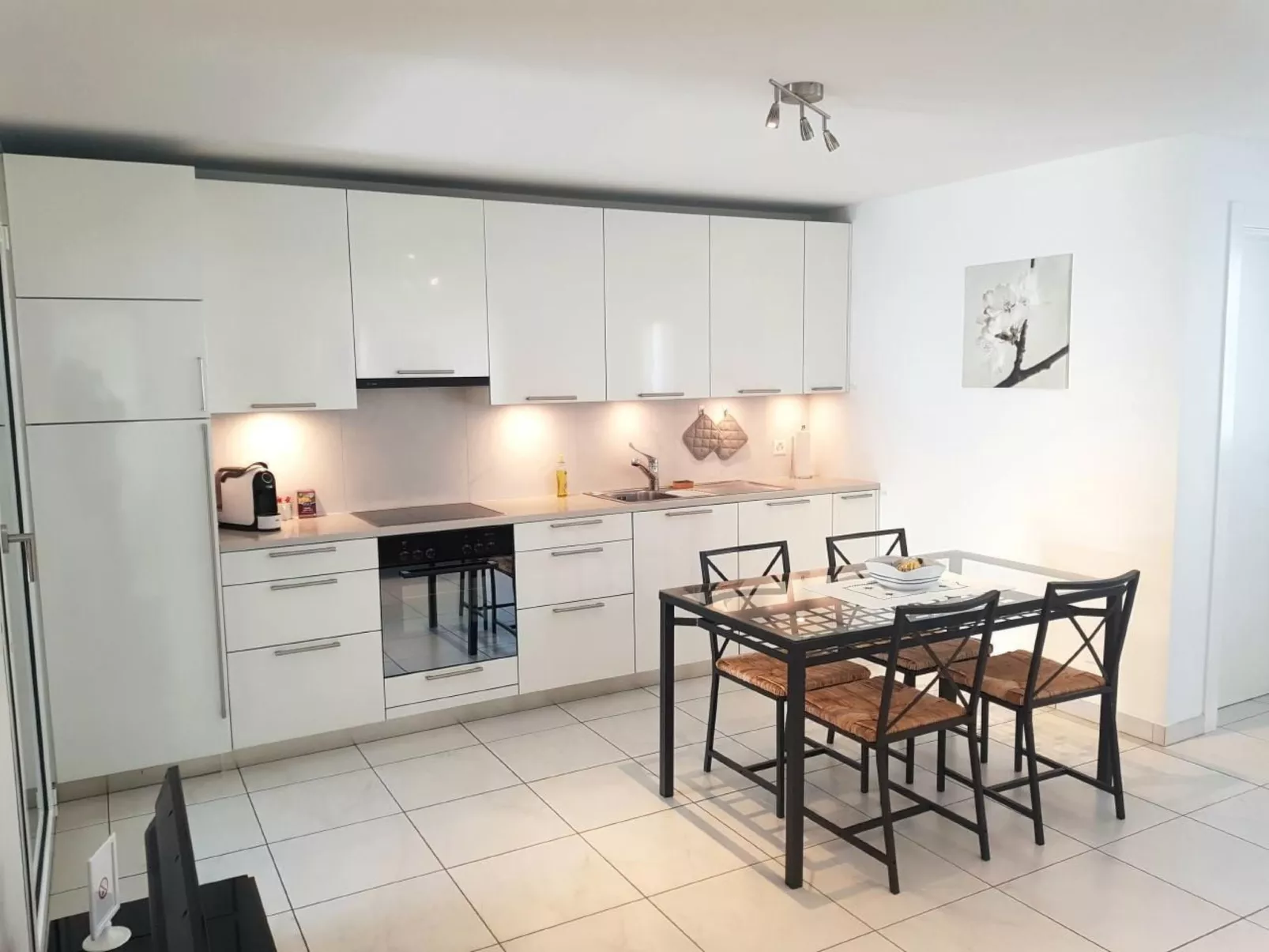 Residenza Vivian - Swan Lake Suite Apt. 304-Dedans