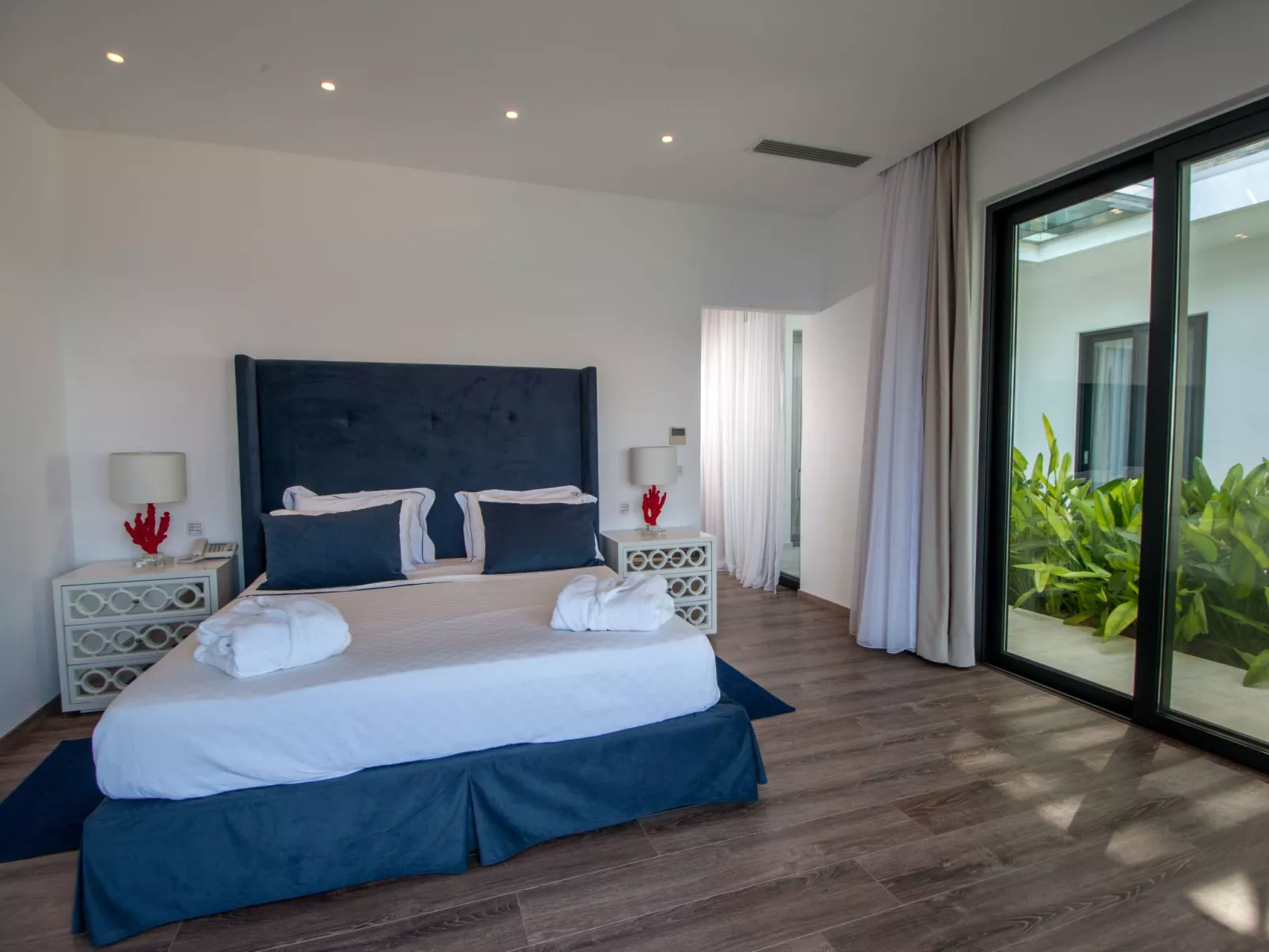 "Villa Dimitra" mit Infinity Pool-Dedans