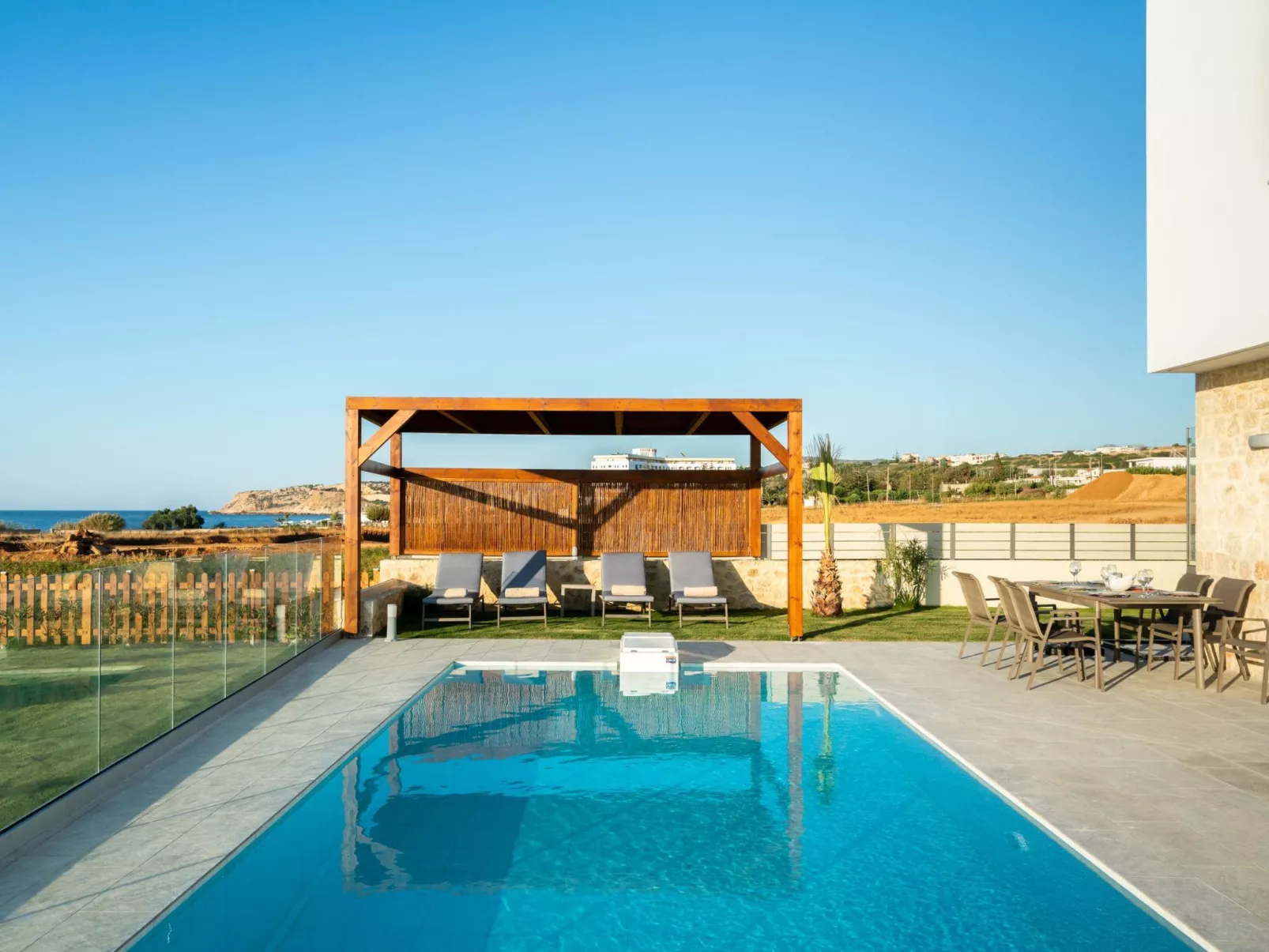 Villa am Strand mit Pool, Kinderbereich und BBQ-Image-tags.info