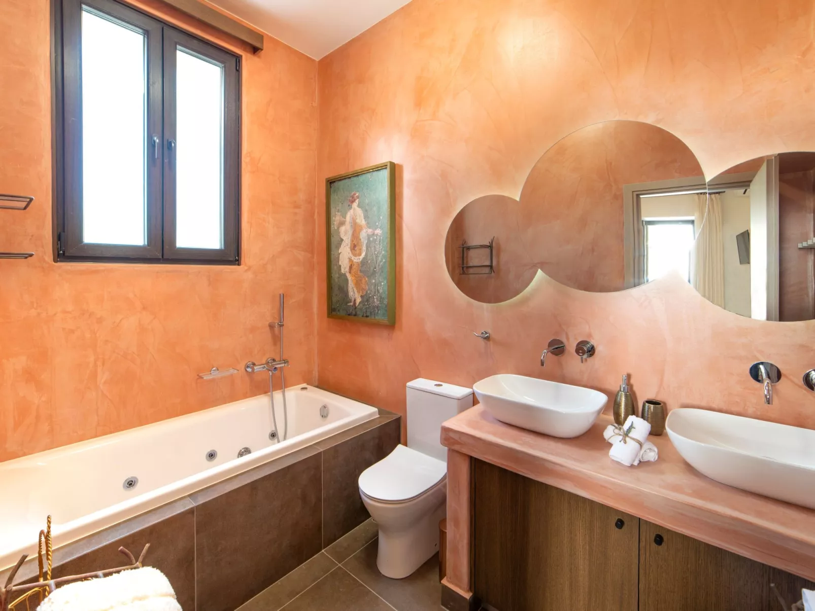 Luxuriöser Villenkomplex mit 14-16 Schlafzimmern in Strandnähe-Inside