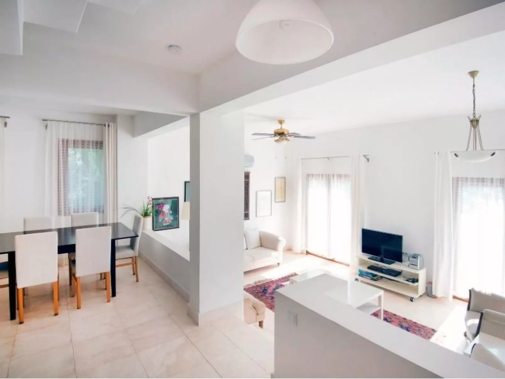 Mit Blick auf das Wasser-Inside