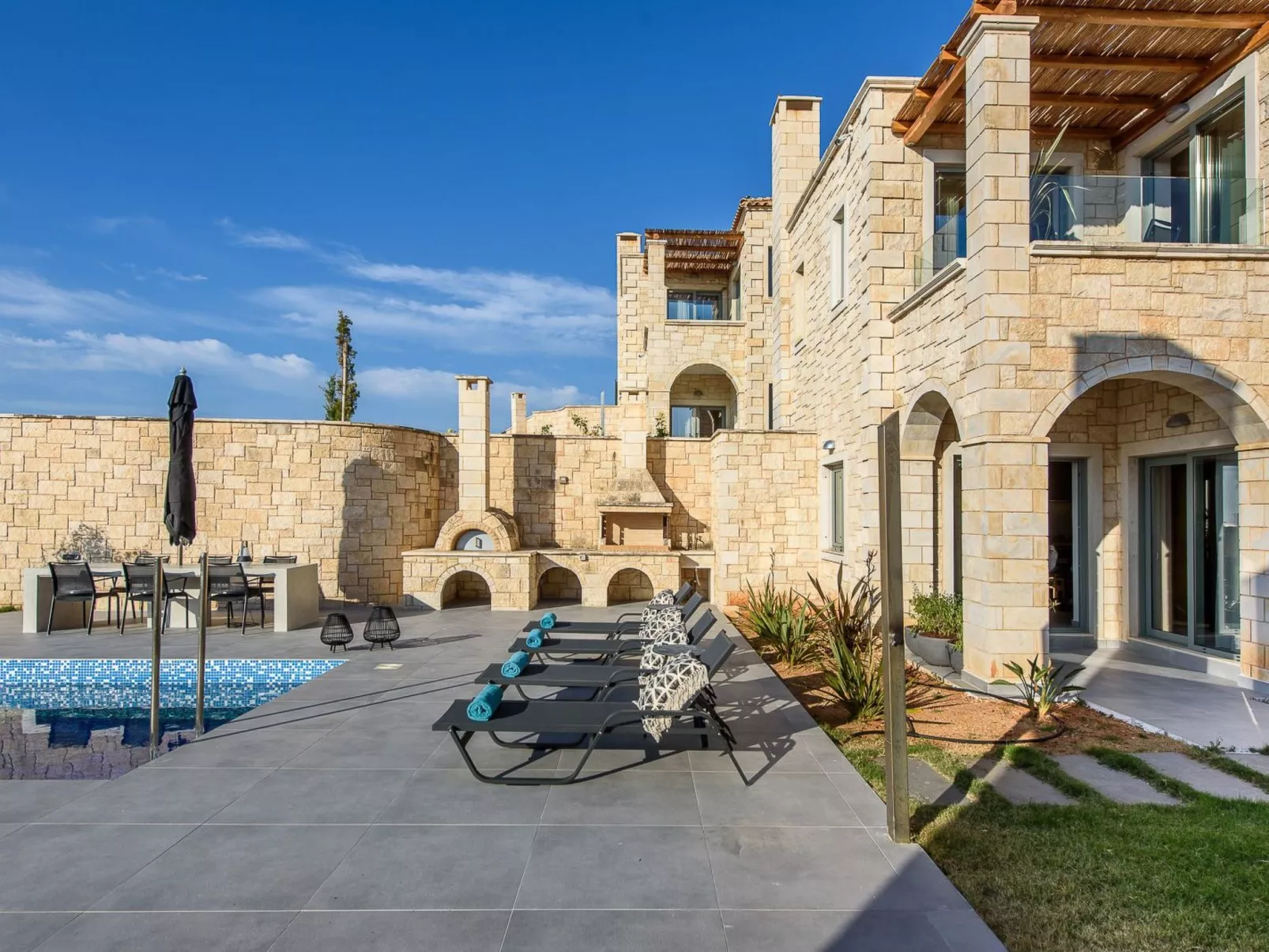 Caldera Anissaras Villen - Theros Konzept-Draußen