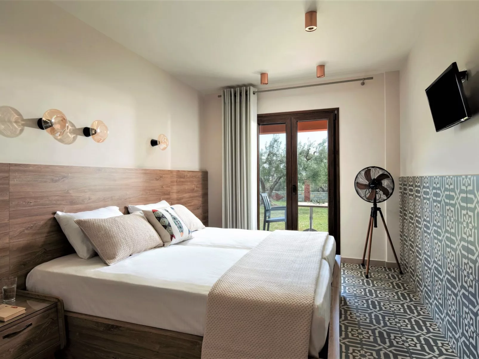 Elegantes Apartment im Erdgeschoss mit Gartenblick-Dedans