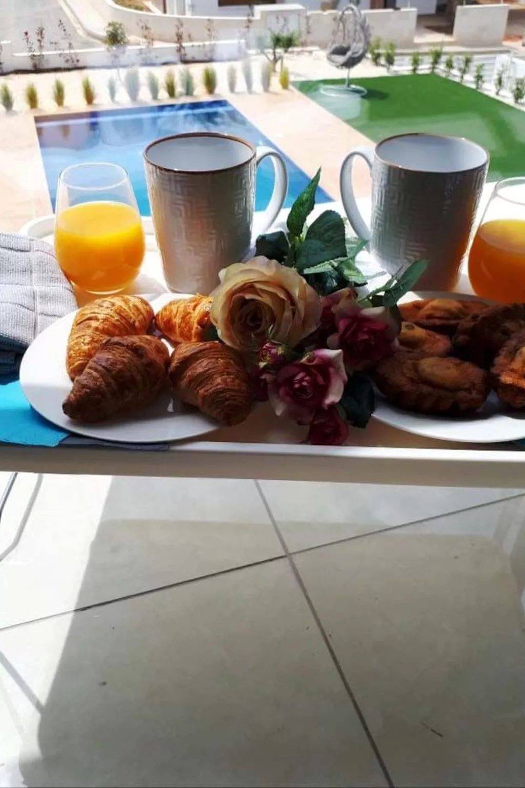 Luxuriöse Villa mit 4 Schlafzimmern, privatem Pool und Whirlpool-Outside