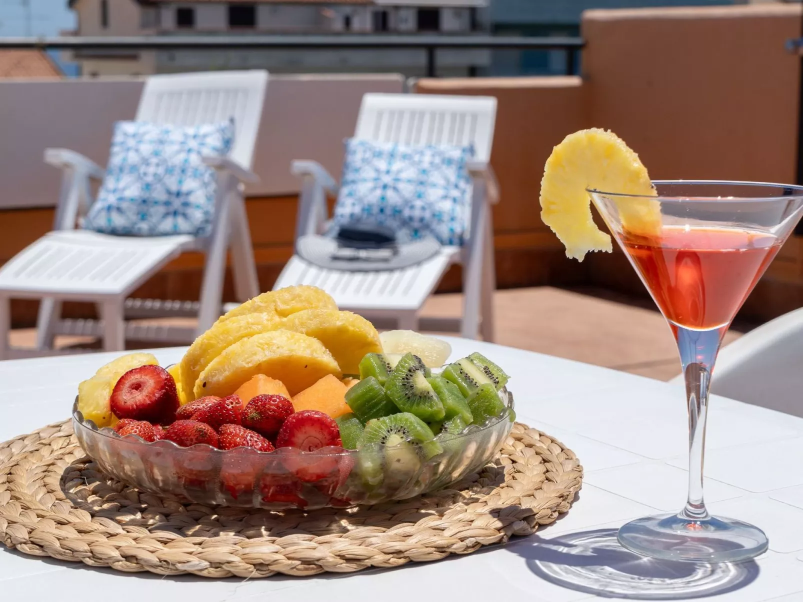 Saras Terrasse-Drinnen