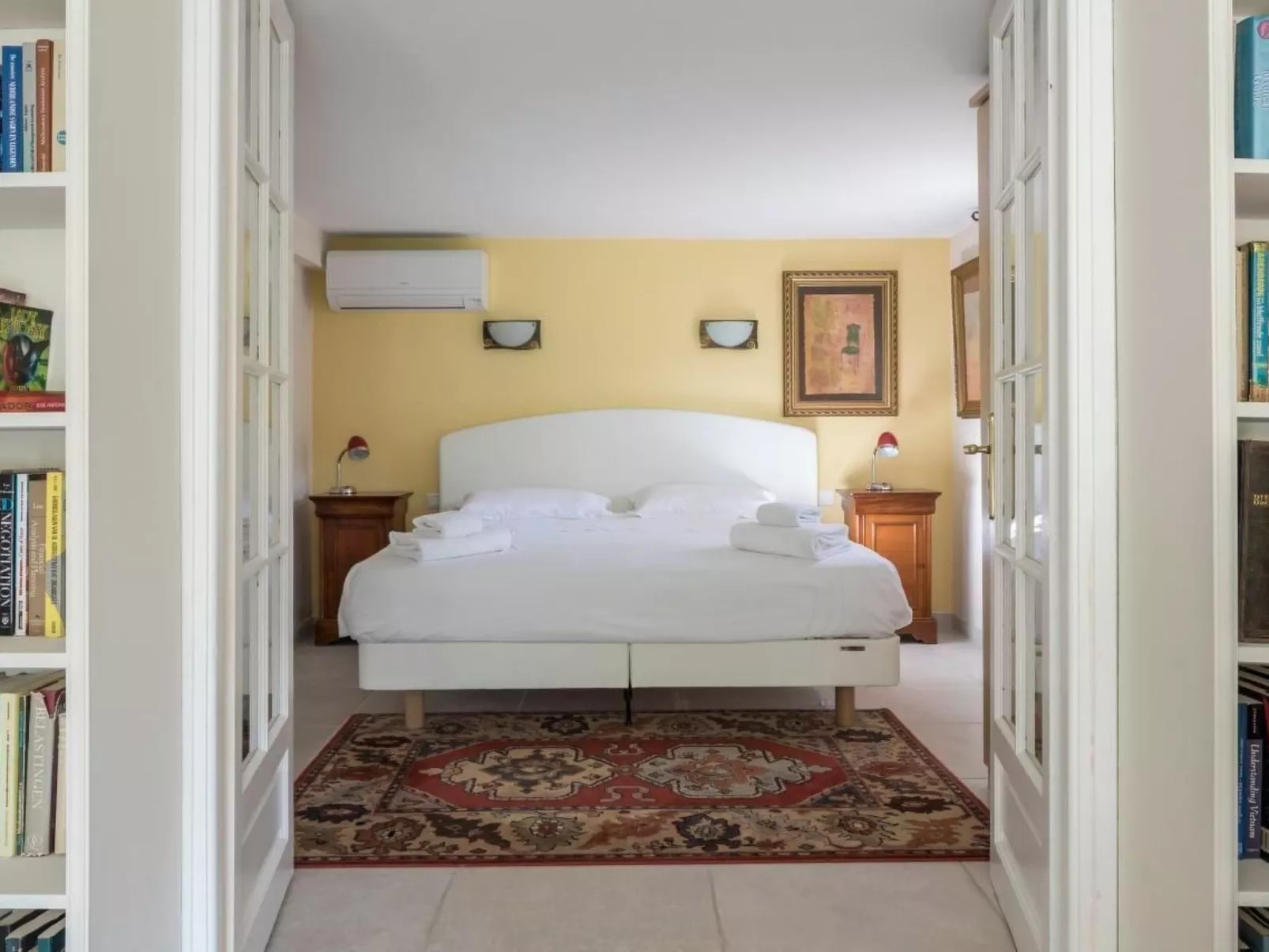 Villa mit privatem Pool und Fitnessraum-Inside