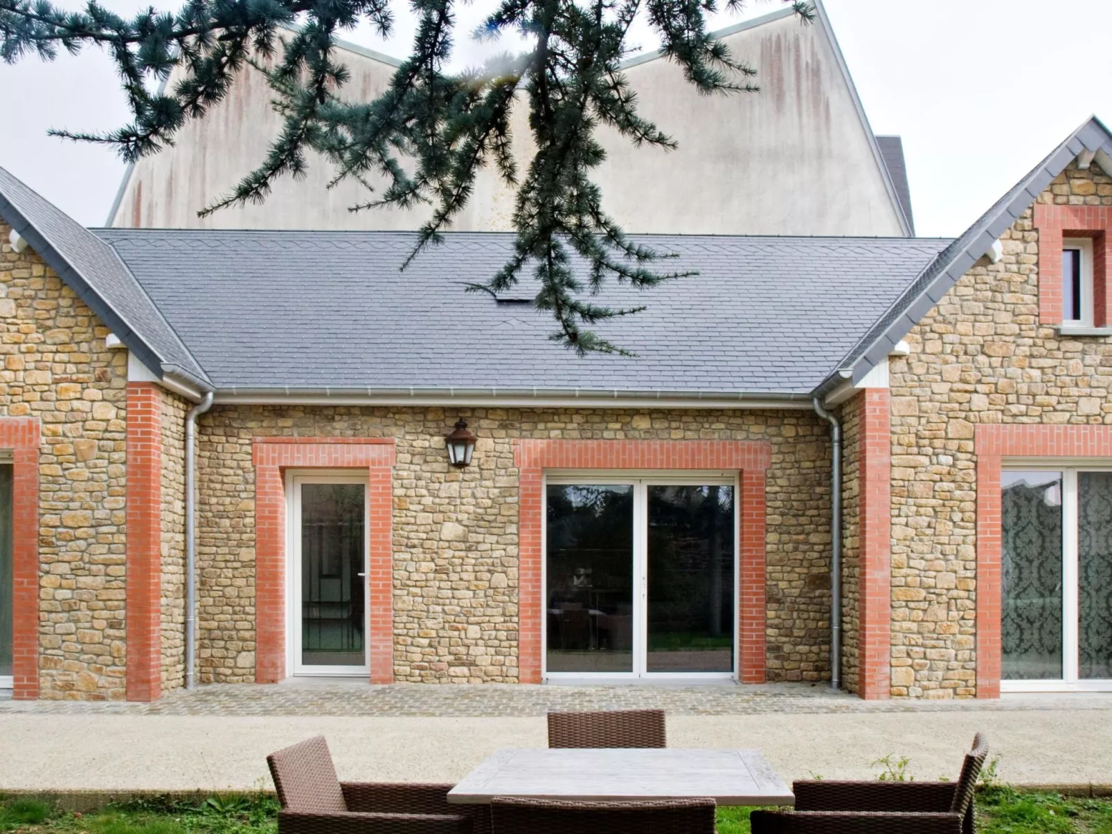 "Le Rayon Vert" mit Jacuzzi-Draußen