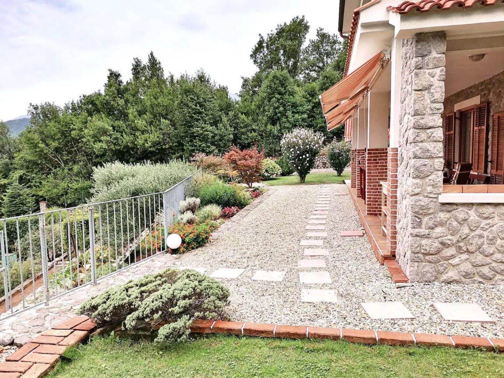 Anwesen "Vila Harmonia" mit Infinity-Pool-Dedans