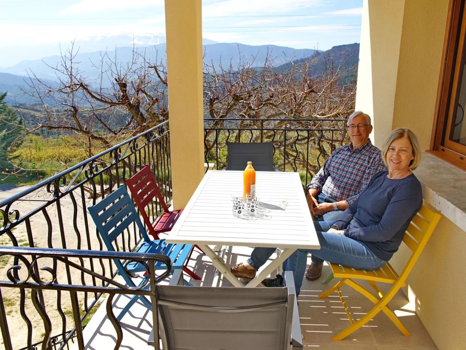 Mit Panoramablick auf den Mont Ventoux-Outside