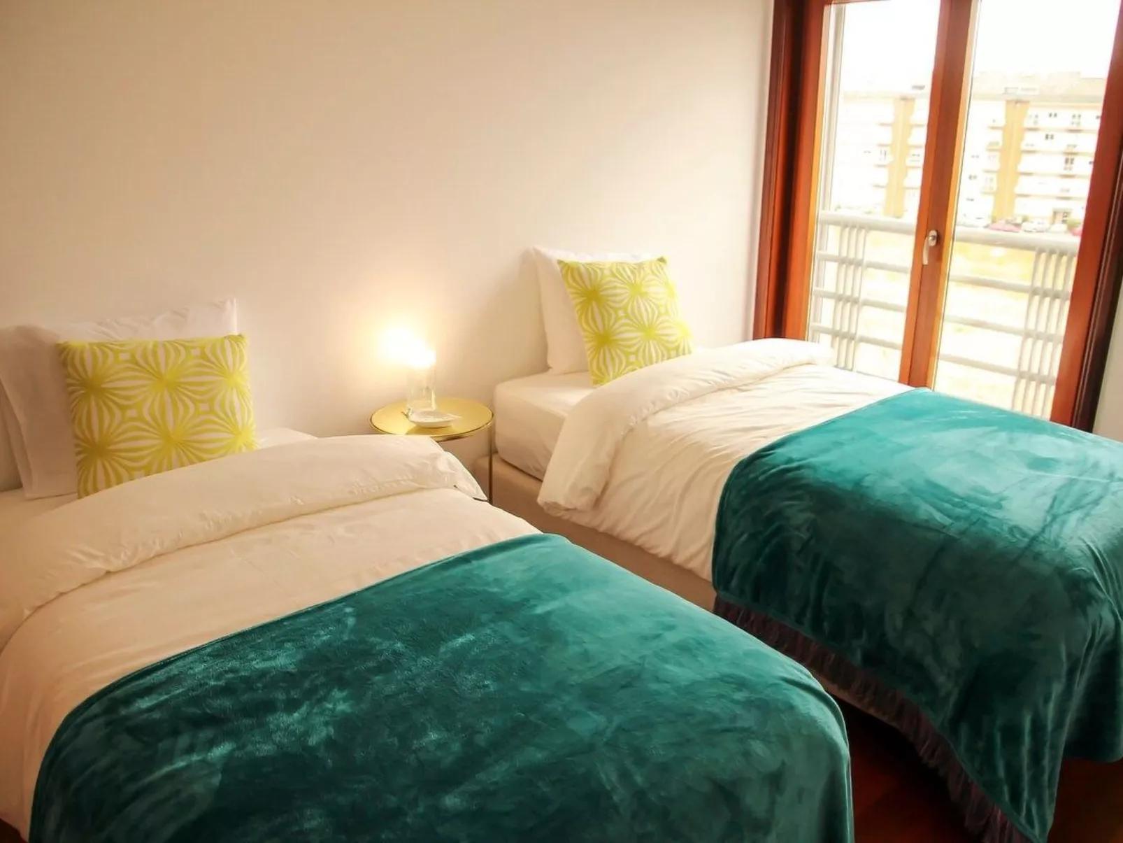 Turmhaus mit freier Garage-Inside