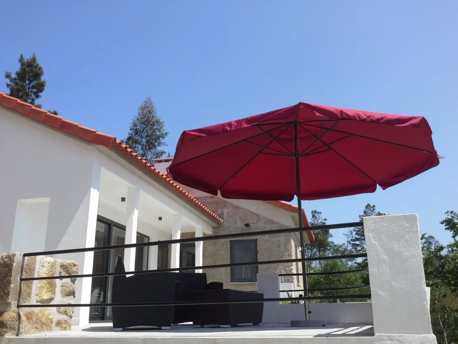 Großes renoviertes Landhaus in Tondela-Outside