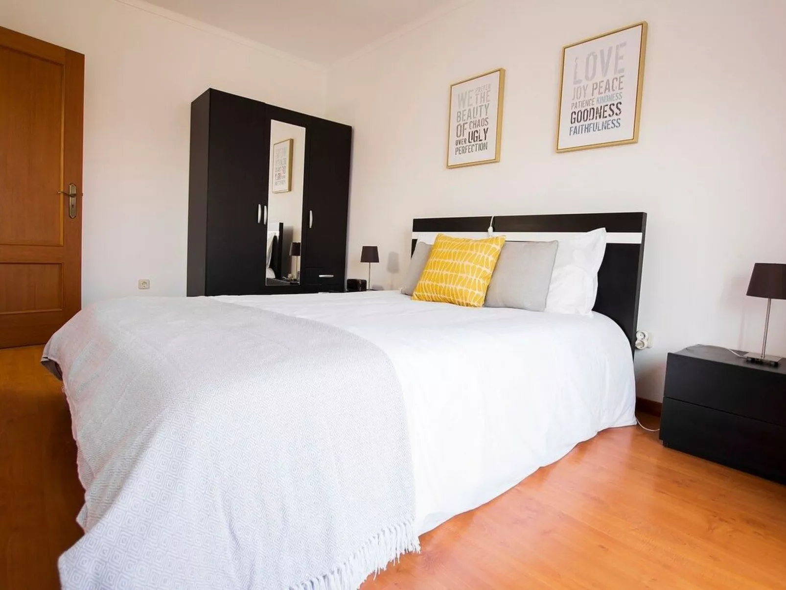 Erholung am Meer mit kostenlosem Privatparkplatz-Dedans