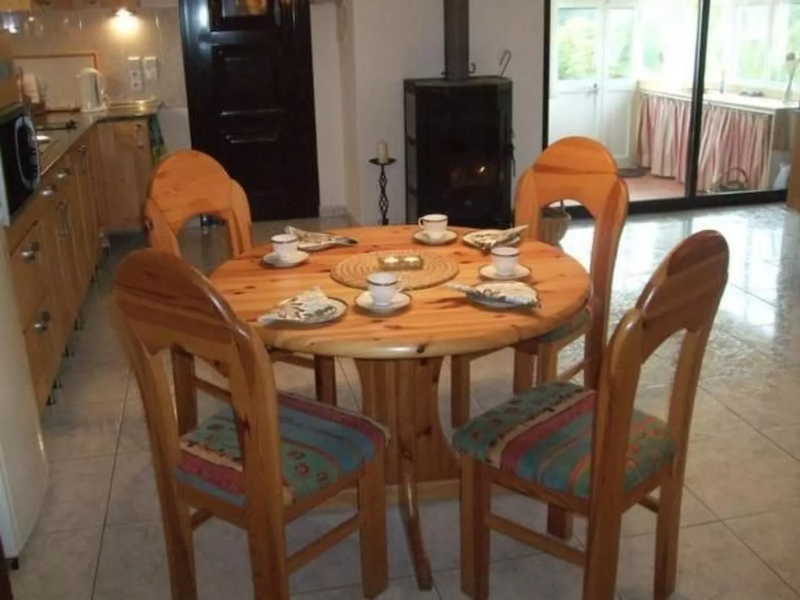 Nettes Ferienhaus in Altura mit Gepflegtem Garten-Inside