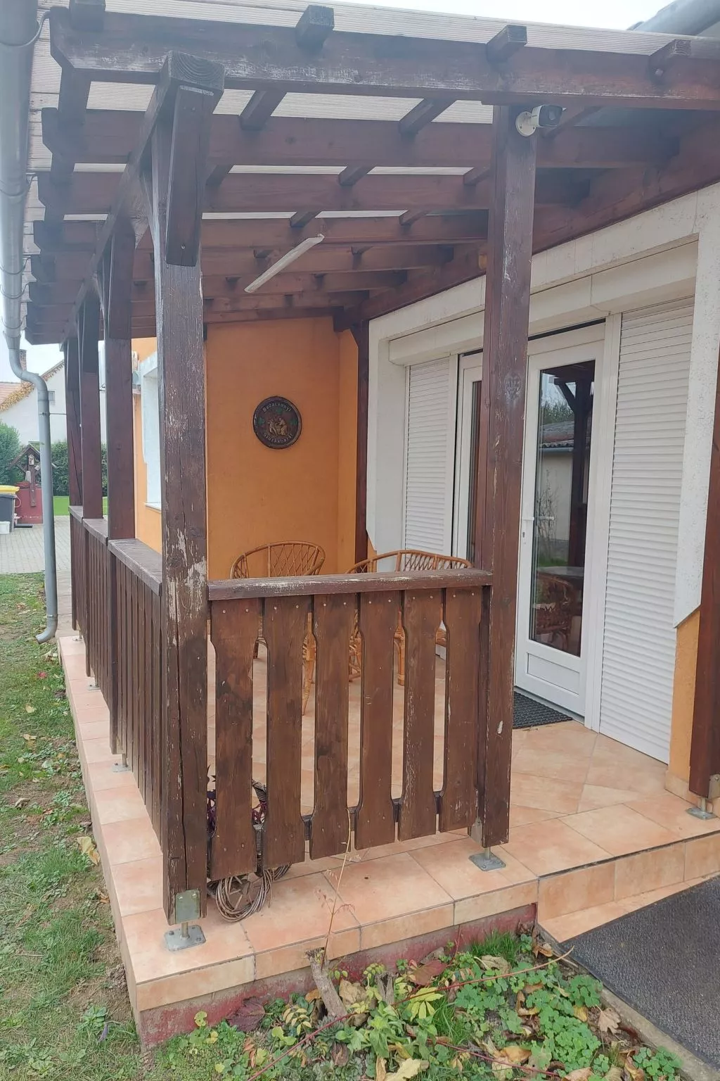 Schönes Ferienhaus mit Pool in ruhiger Lage-Dehors