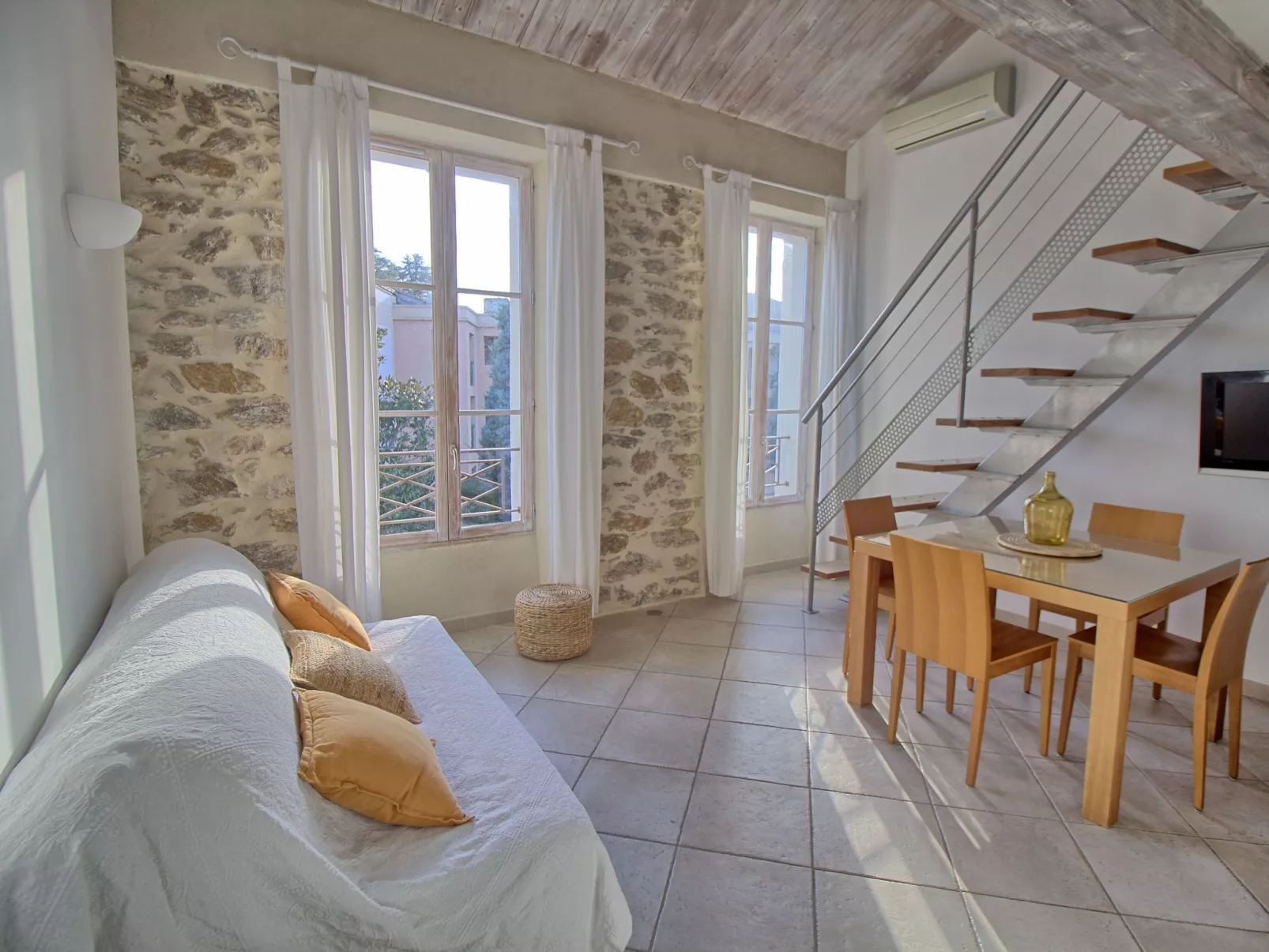 Studio-Appartement "Bastide du Soleil" (Sonnenbastide)-Dedans