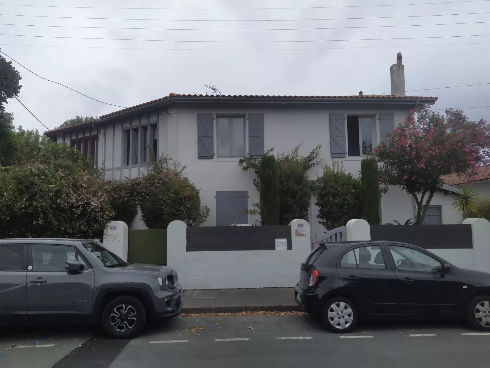 Sehr Schone Typisch Baskische-Outside