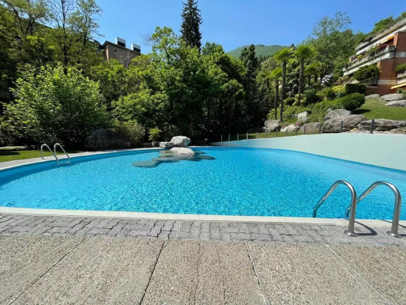 Navengana 4 mit Pool-Draußen