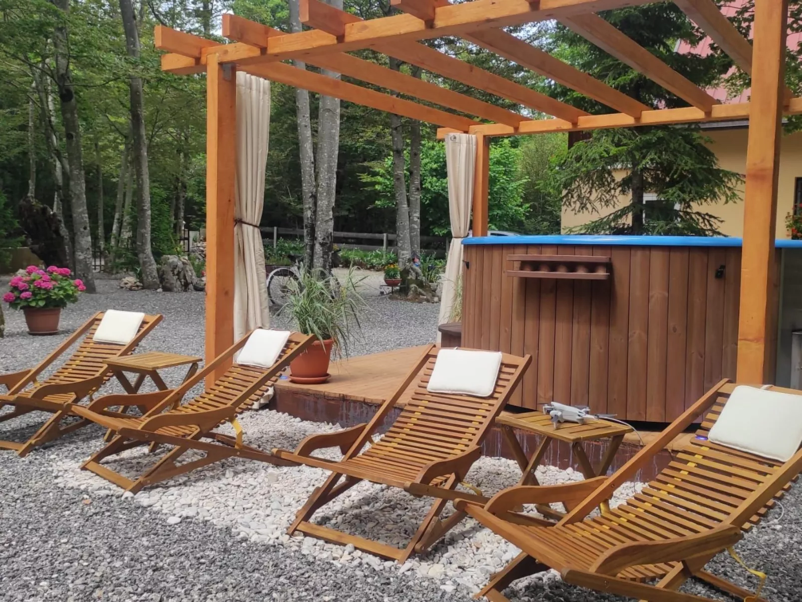 Idyllic holiday home-Outside