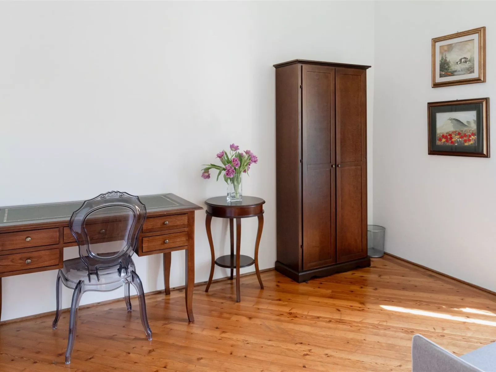 "Palazzo Branca" mit Blick auf den See.-Dedans