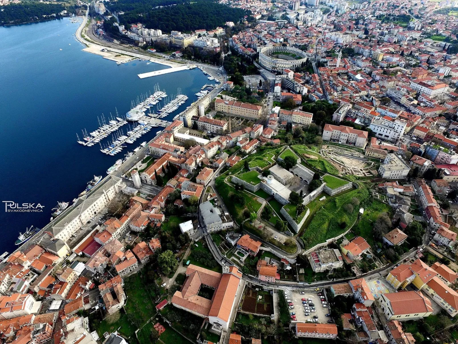 Höhlenmensch 2-Inside