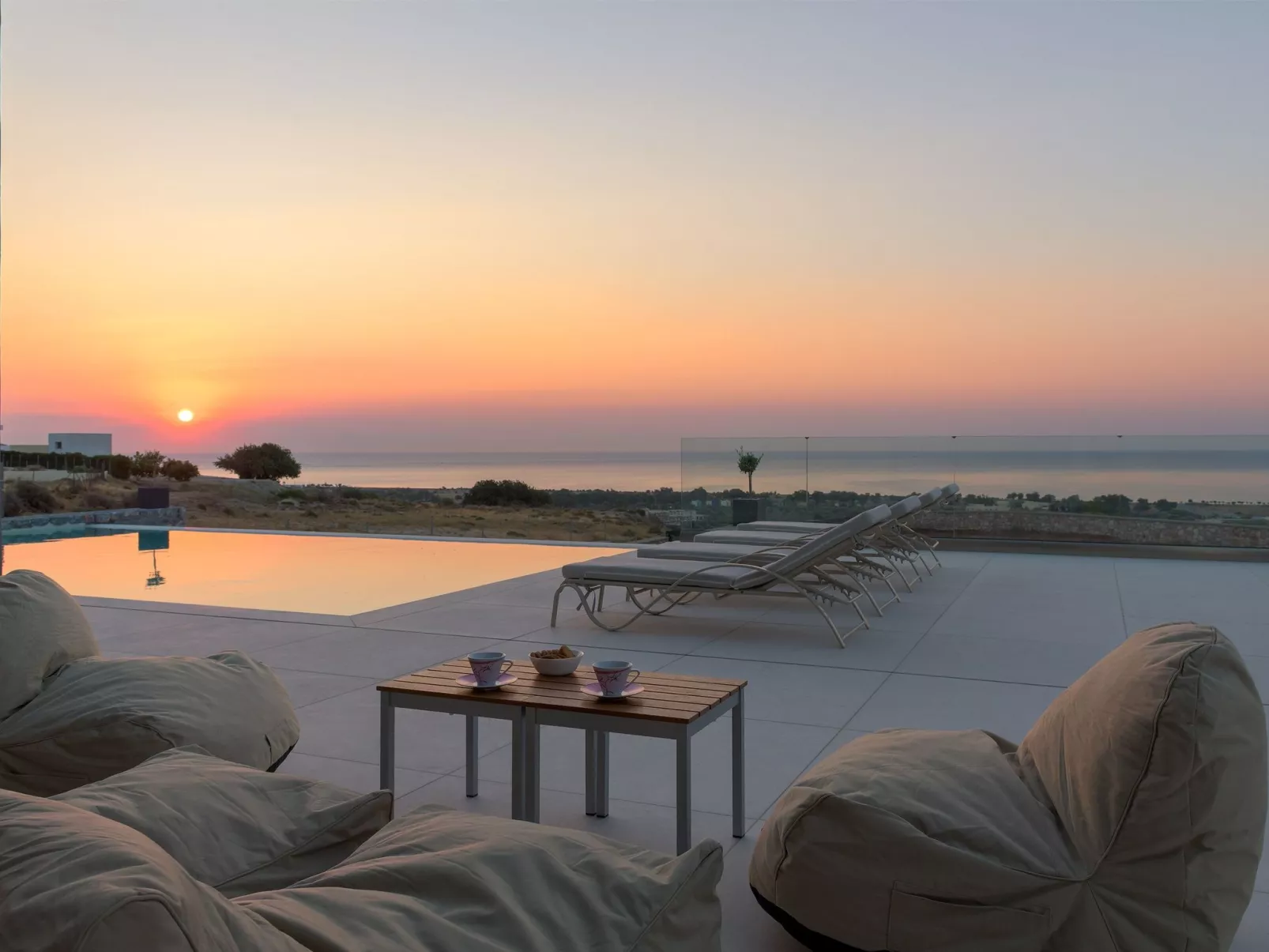 Wunderschöne Alav Pool Villa-Dedans