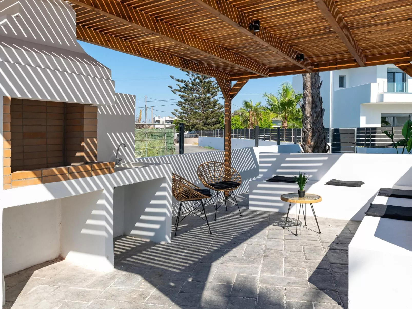 Davlakos Wohnung Rea 1-Dehors