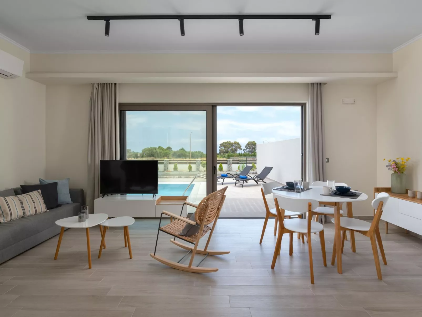 Schöne Feriensuite Eleni-Dedans