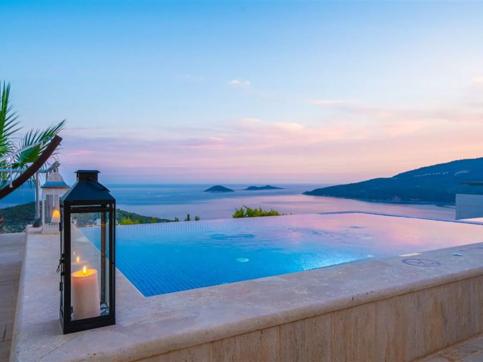 Villa Blueline mit Pool und Meerblick, im Zentrum-Dedans