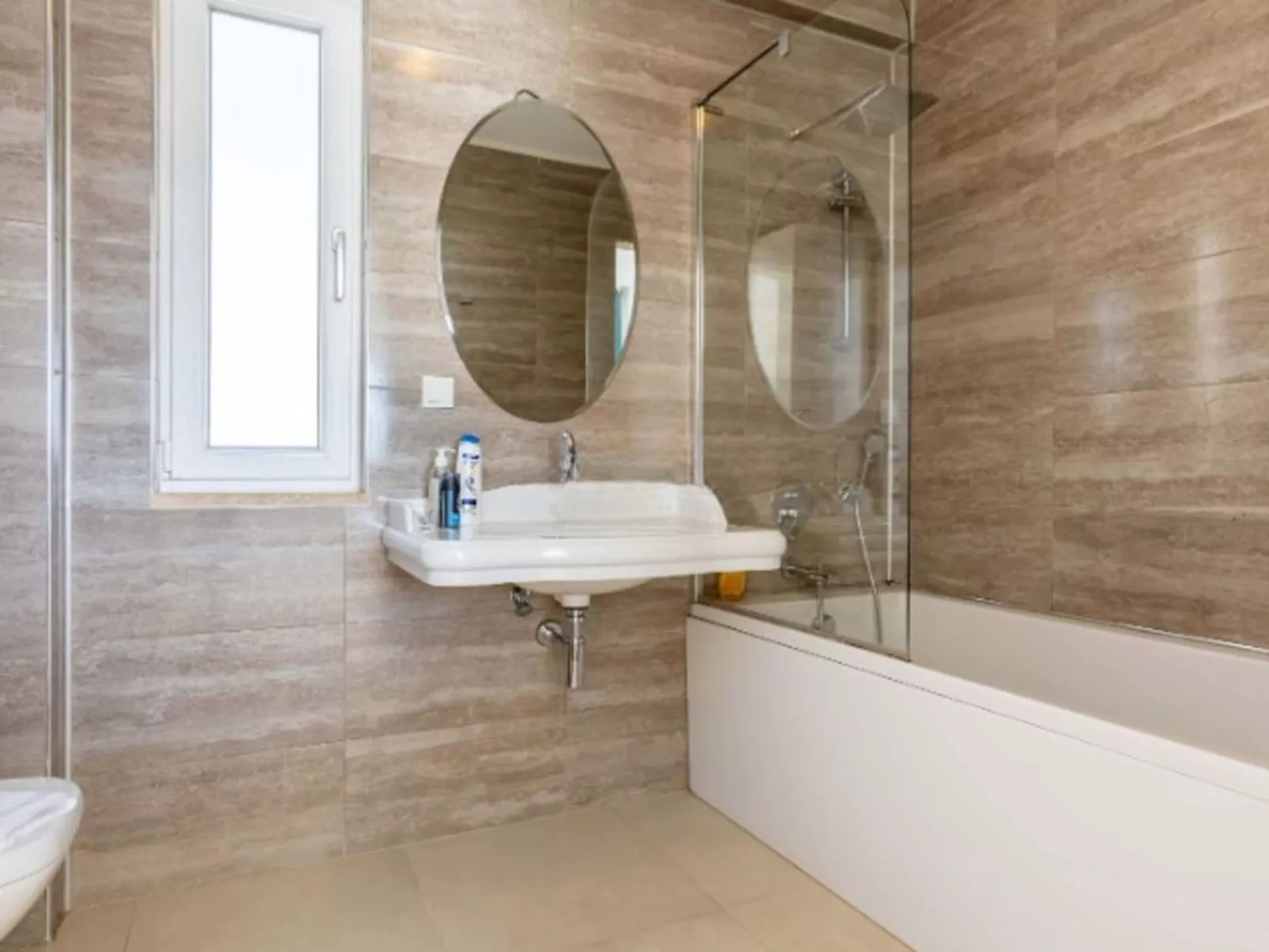 Moderne Villa mit tollem Ausblick-Inside