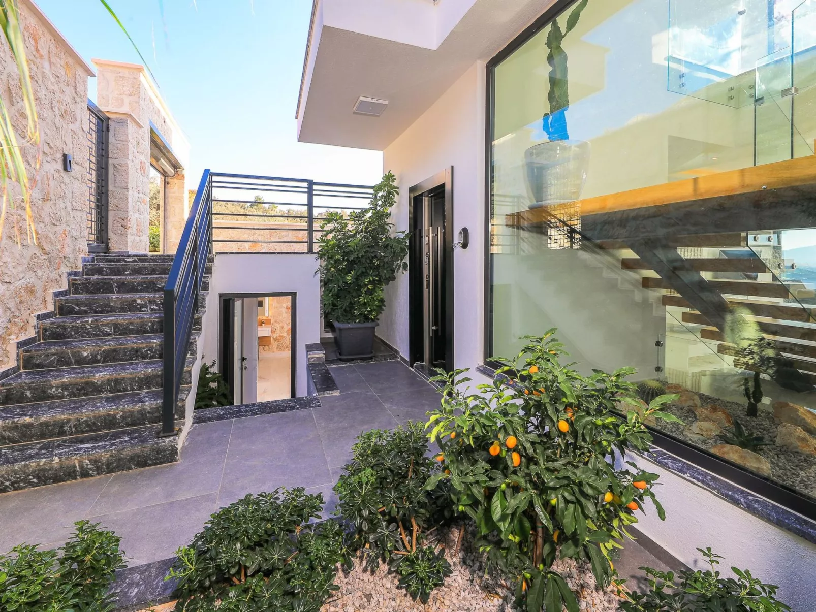 Moderne Luxusvilla in Kalkan mit Meerblick-Dedans