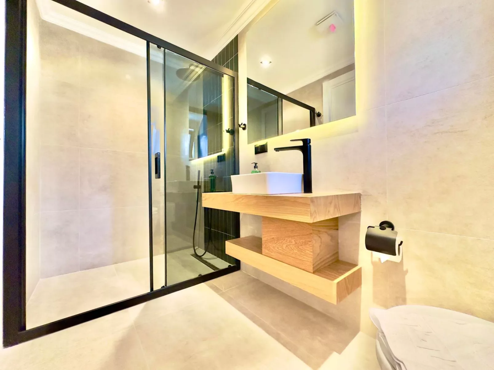 Moderne Luxusvilla für bis zu 12 Personen-Inside