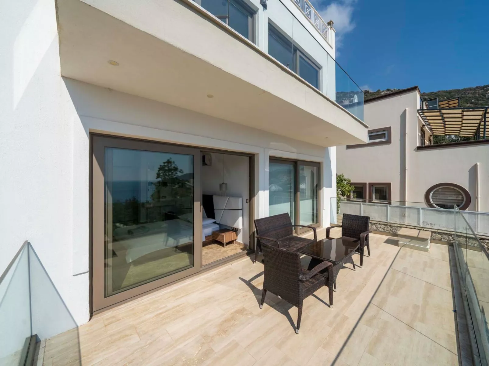 Exklusive Villa mit Infinitypool-Drinnen