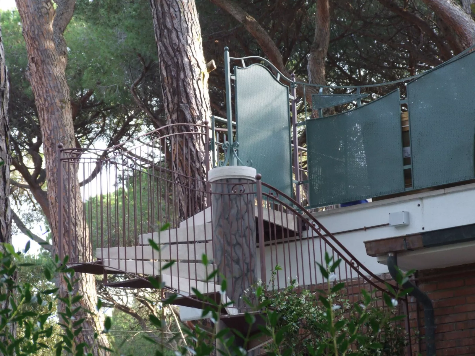 Kenza von Holiday World-Outside