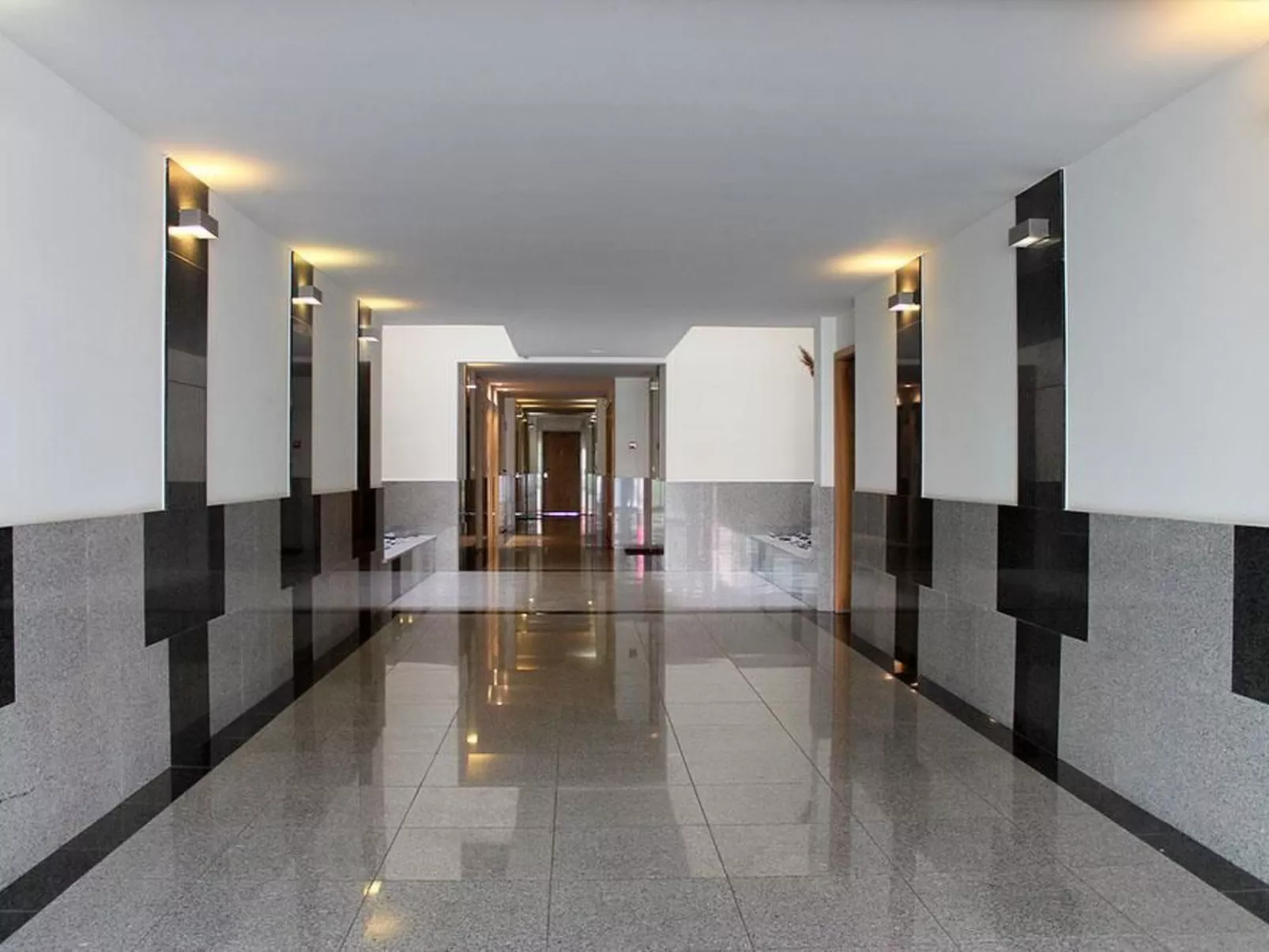 Modernes Terrassenapartment am Meer-Inside