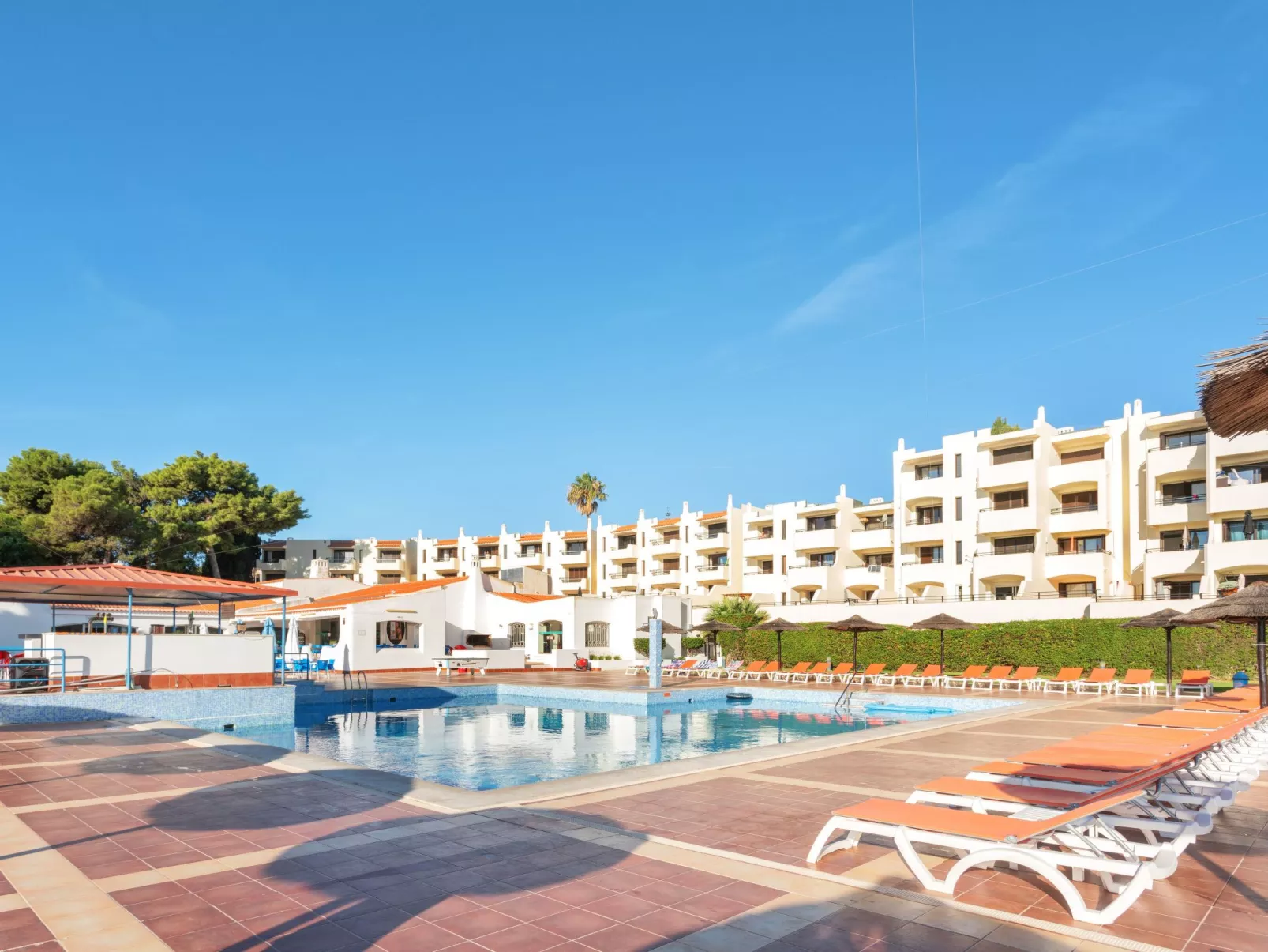 Studio-Apartment "Jardim" mit Gemeinschaftspool-Dehors