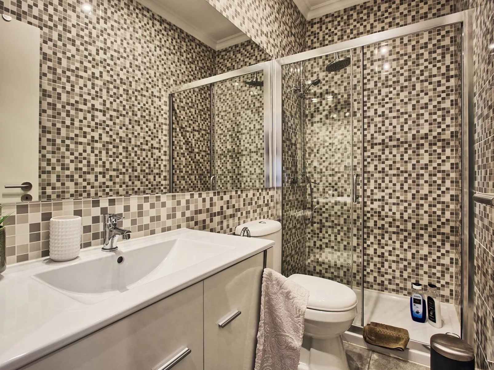 Angel's Chic Duplex-Image-tags.info