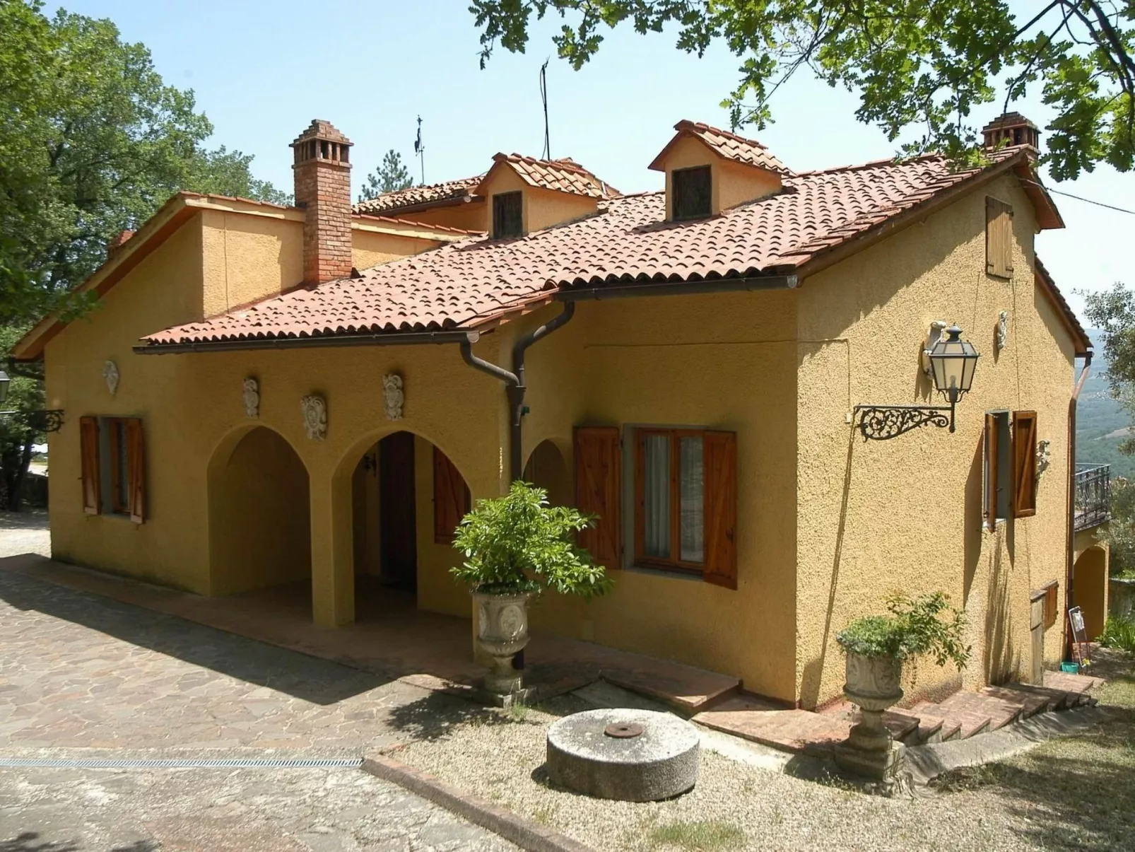 Wohnung Macine mit Terrasse und Grill - Outside