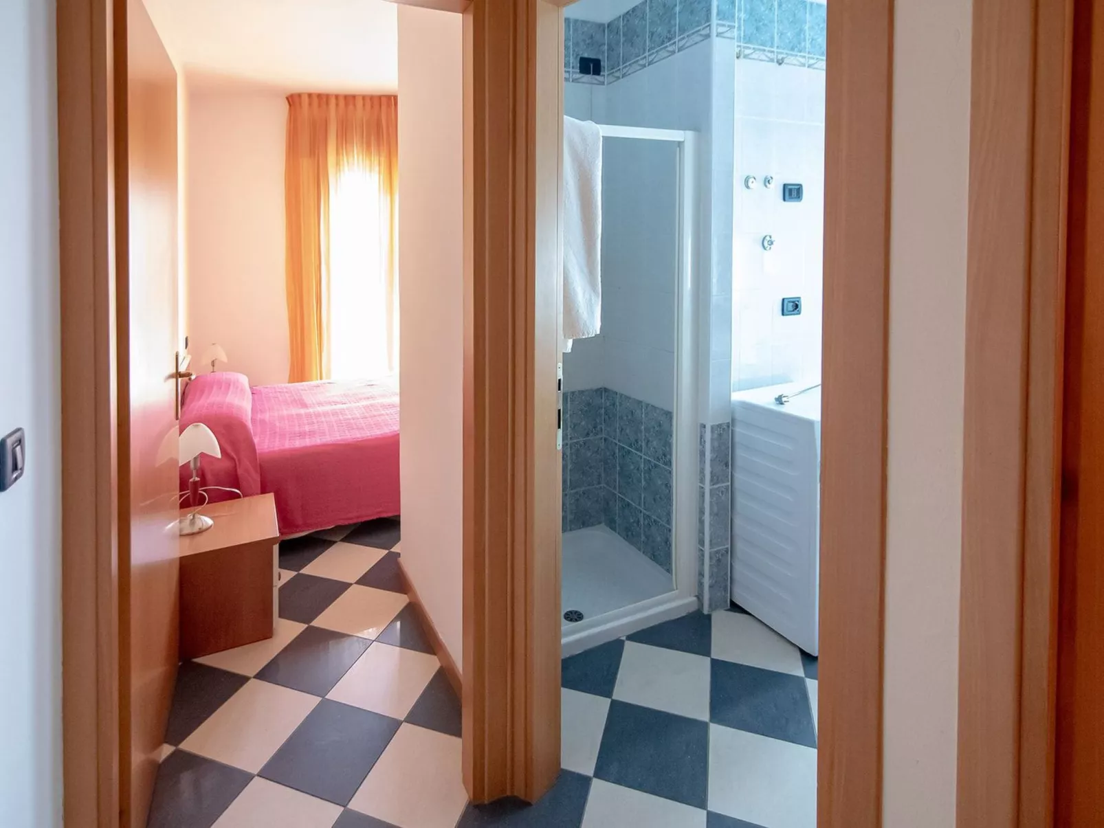 'Milan' mit Balkon-Inside